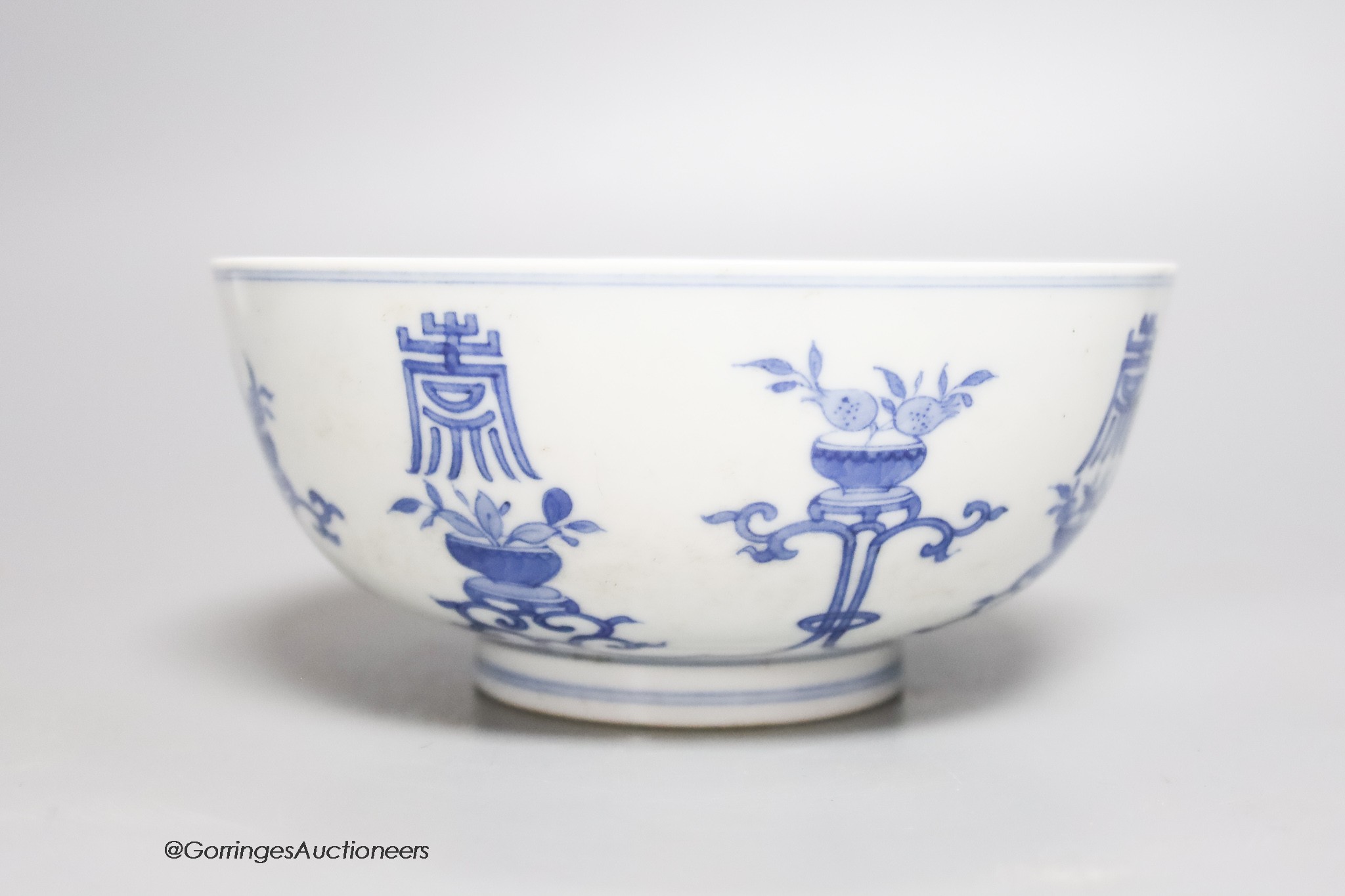 A Chinese blue and white bowl, Chenghua mark, diameter 15cm